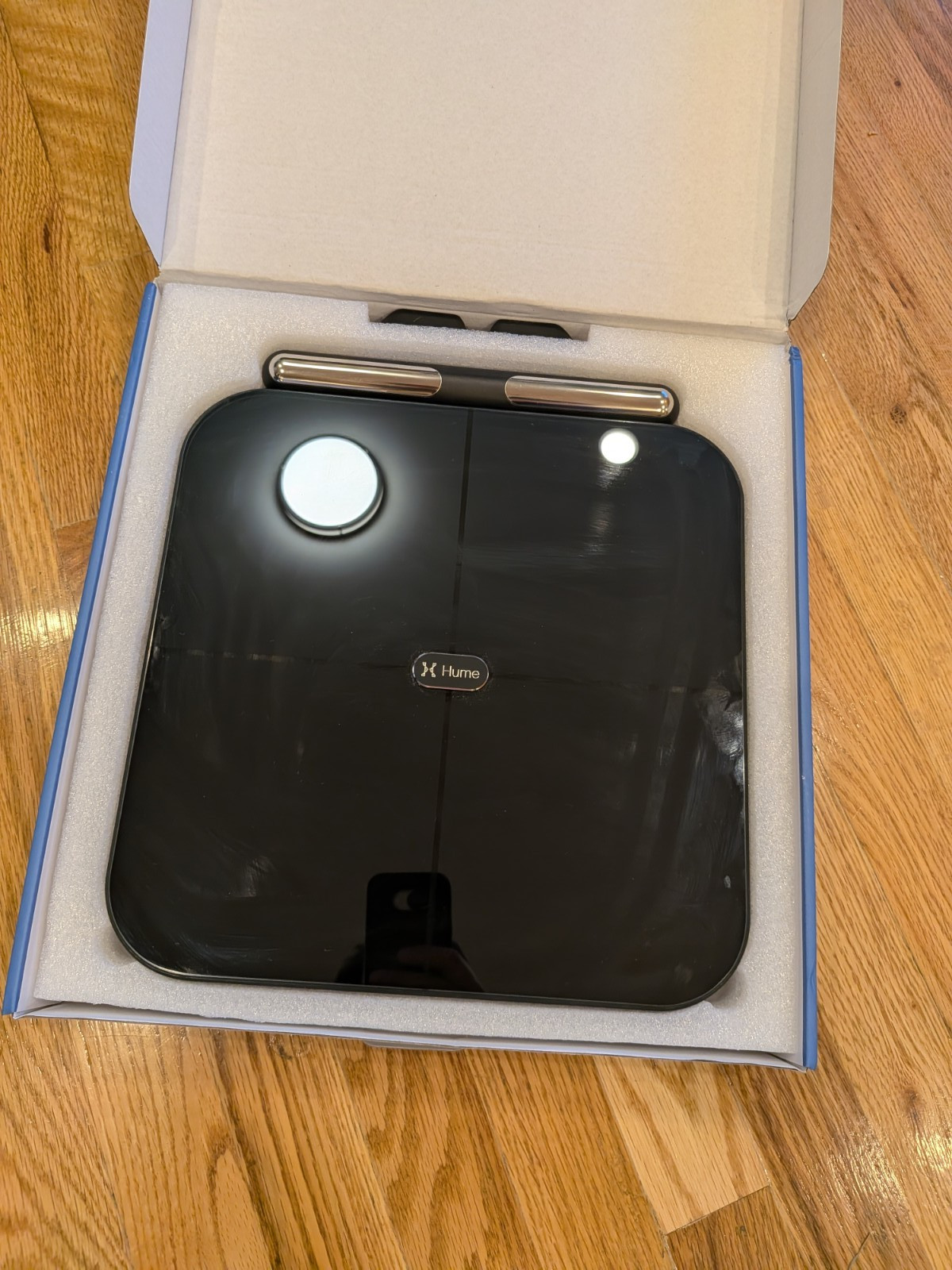 Hume Health The Body Pod Home Health Monitoring Smart Body Composition Analyzer