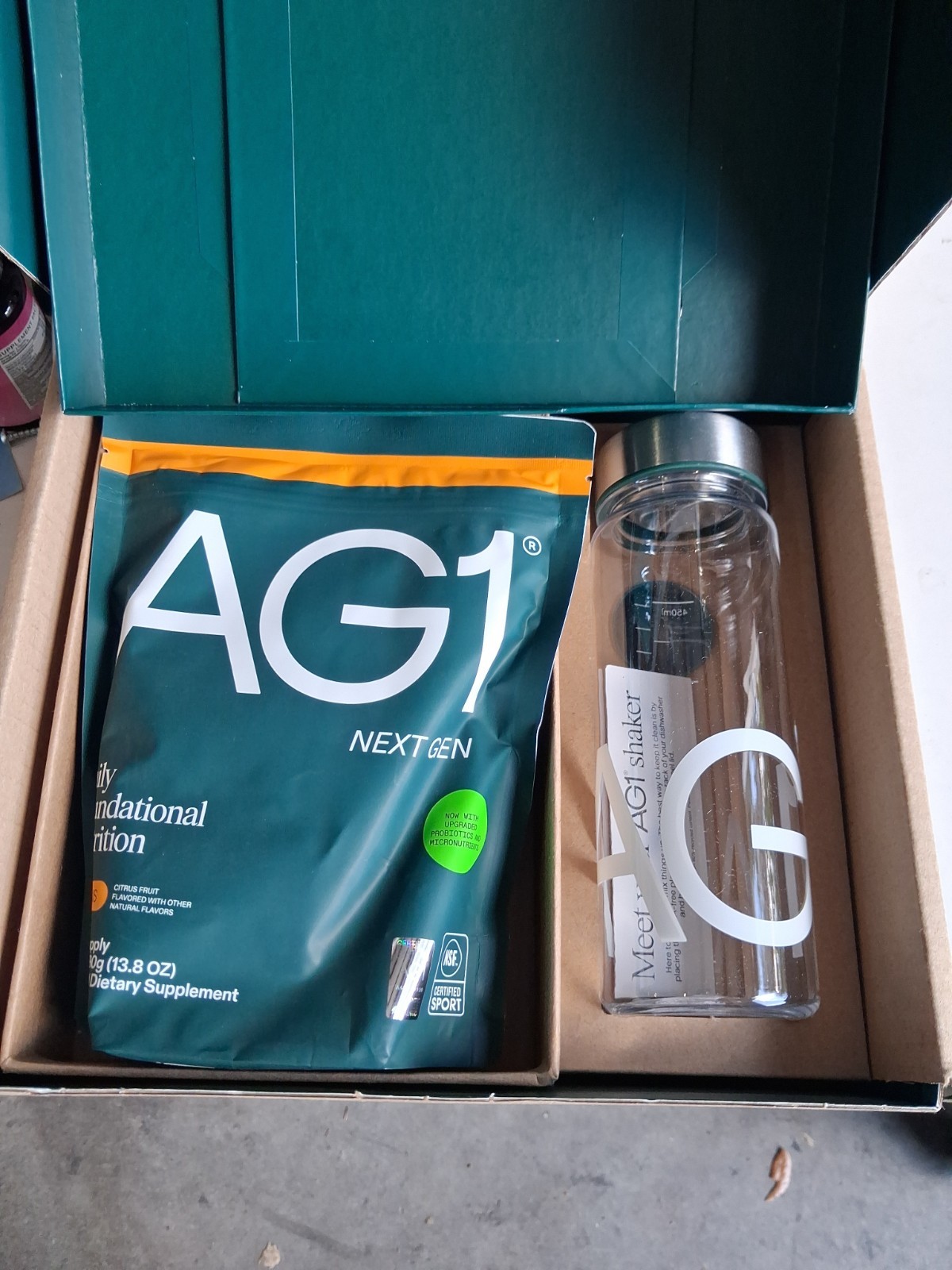 AG1 Athletic Greens Citrus Daily Foundational Nutrition Starter Kit EXP 07/26