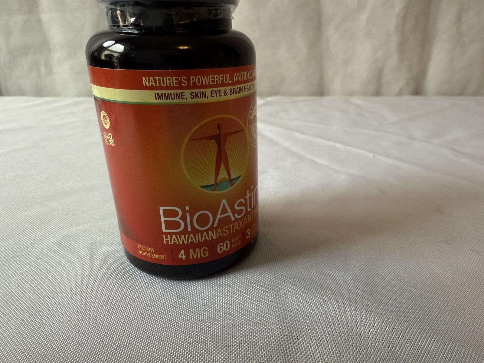 BioAstin Hawaiian Astaxanthin 4mg 60 Soft Gels EXP 12/2026